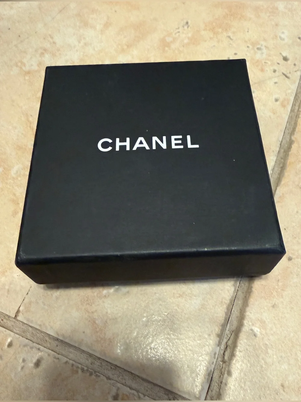 CHANEL 21S Gold Black Leather Chain CC Logo Brooch Pin AB6139 B05547